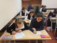 Учащиеся из 17 школ Баку ответили на вопросы по русскому языку и литературе (ФОТО)