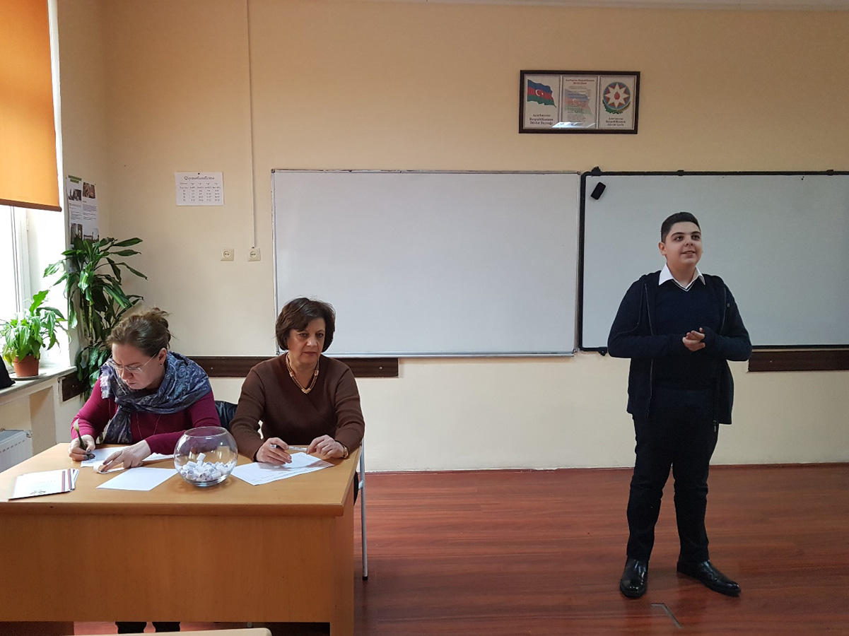 Учащиеся из 17 школ Баку ответили на вопросы по русскому языку и литературе (ФОТО)