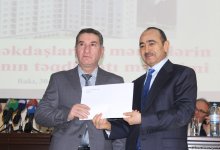 Али Гасанов: Политика кругов, желающих подчинить своему влиянию азербайджанские медиа, потерпела крах (ФОТО)
