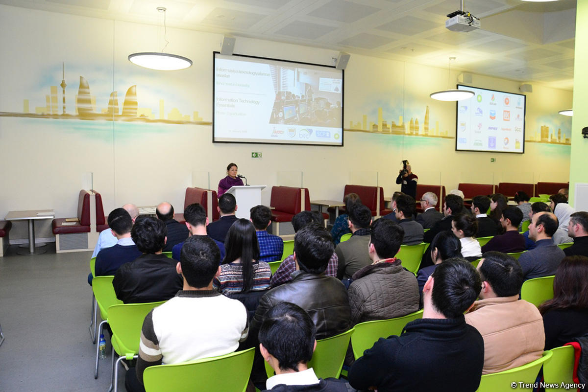 BP improving IT skills of residents of Baku settlements (PHOTO)