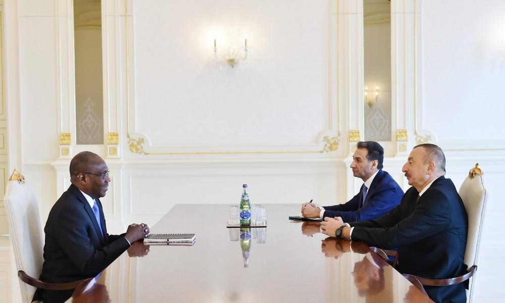 Ilham Aliyev receives executive director of Smart Africa Initiative