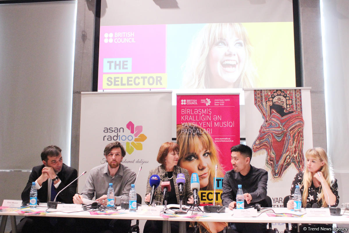 Британская красавица-блондинка Goldierocks: "Ночной Баку наполнится особой энергетикой" (ФОТО)