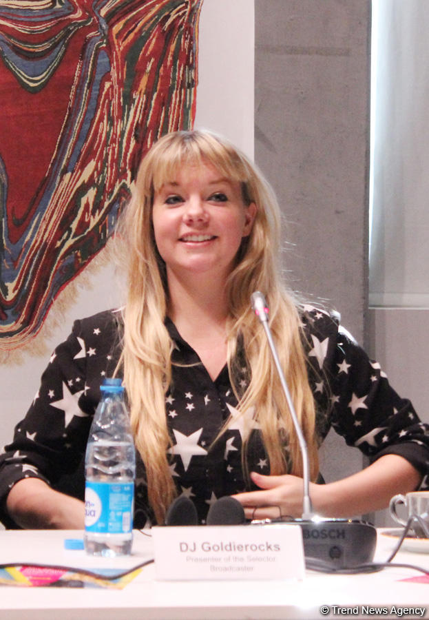 Британская красавица-блондинка Goldierocks: "Ночной Баку наполнится особой энергетикой" (ФОТО)