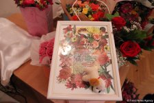 Алсу в Баку выступила на открытии выставки Фирангиз Гусейновой "Сокровища сердца" (ВИДЕО, ФОТО)