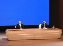 Президент Ильхам Алиев принял участие в VI съезде партии "Ени Азербайджан" (ФОТО)