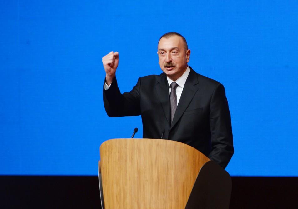 Президент Ильхам Алиев принял участие в VI съезде партии "Ени Азербайджан" (ФОТО)