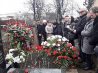 Азербайджанские актеры посетили могилу Зарнигяр Агакишиевой в Губе (ФОТО)