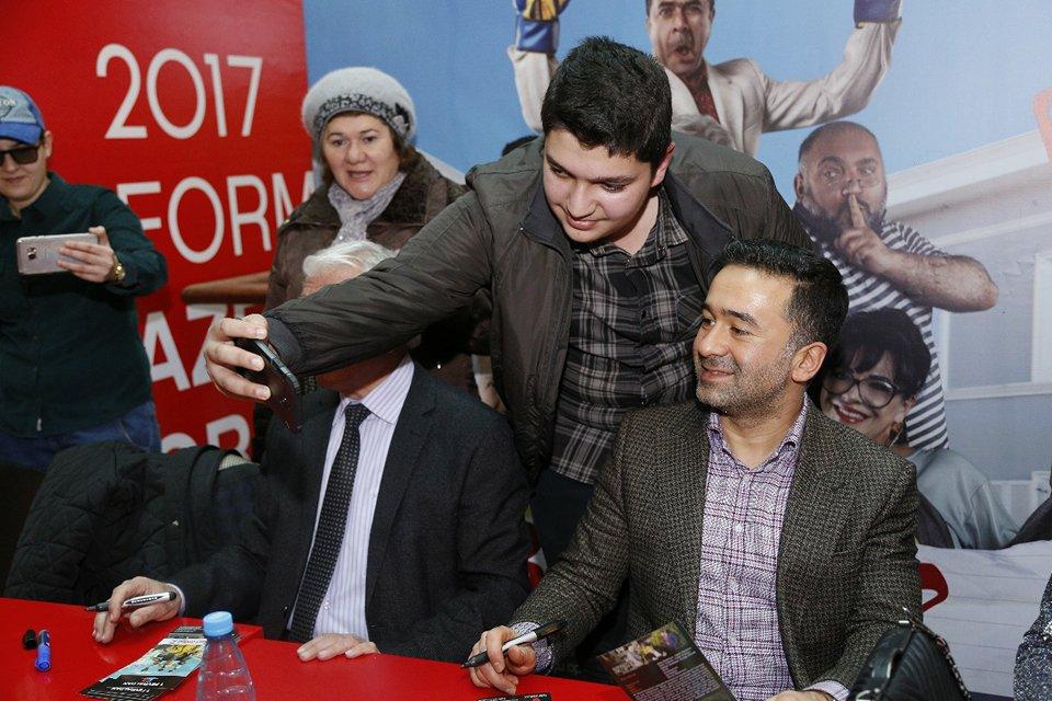 Творческий коллектив "Bəxt üzüyü 2" вызвал большой интерес поклонников (ФОТО)
