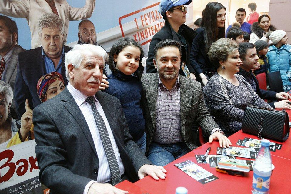 Творческий коллектив "Bəxt üzüyü 2" вызвал большой интерес поклонников (ФОТО)
