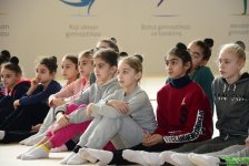 Юные азербайджанские гимнасты встретились с Шахрияром Мамедъяровым (ФОТО)