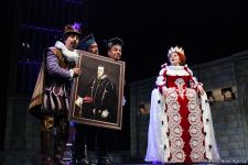 За кулисами Бакинской русдрамы: какие тайны хранят театральные костюмы - Интервью (ФОТО)
