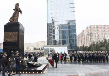 President Aliyev and his spouse pay tribute to Khojaly genocide victims (PHOTO)