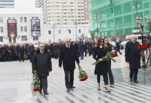 President Aliyev and his spouse pay tribute to Khojaly genocide victims (PHOTO)
