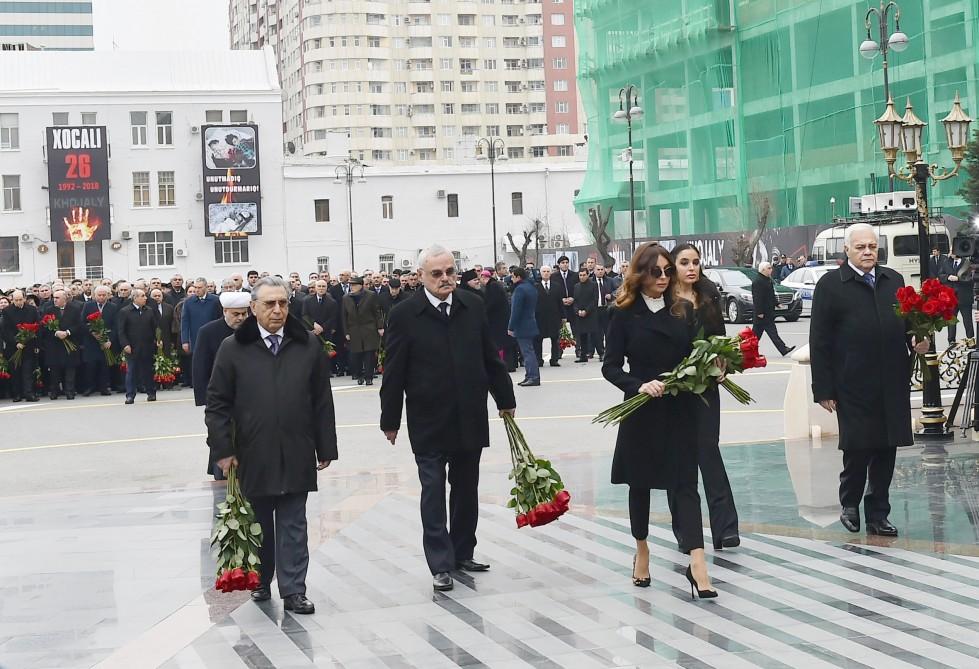 President Aliyev and his spouse pay tribute to Khojaly genocide victims (PHOTO)