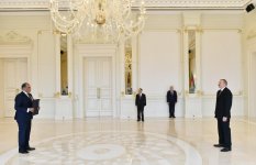 President Aliyev receives credentials of incoming Egyptian envoy (PHOTO)