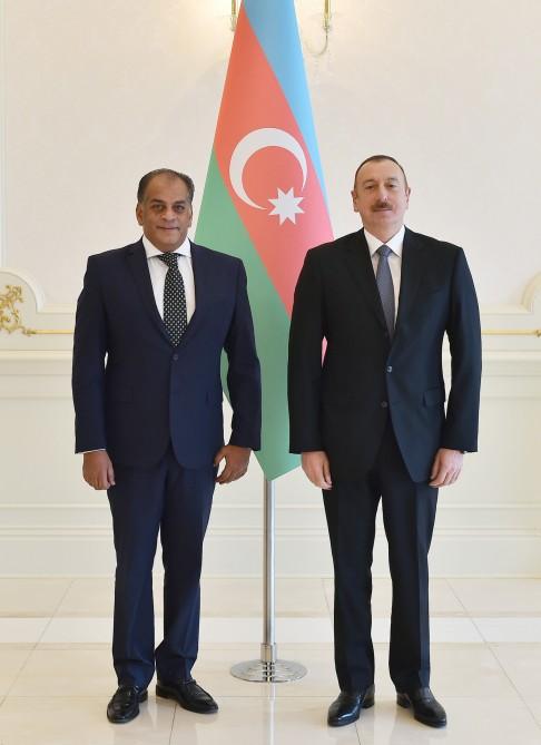 President Aliyev receives credentials of incoming Egyptian envoy (PHOTO)