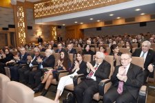 Первый вице-президент Азербайджана Мехрибан Алиева приняла участие на премьере художественного фильма «Одна семья» (ФОТО)
