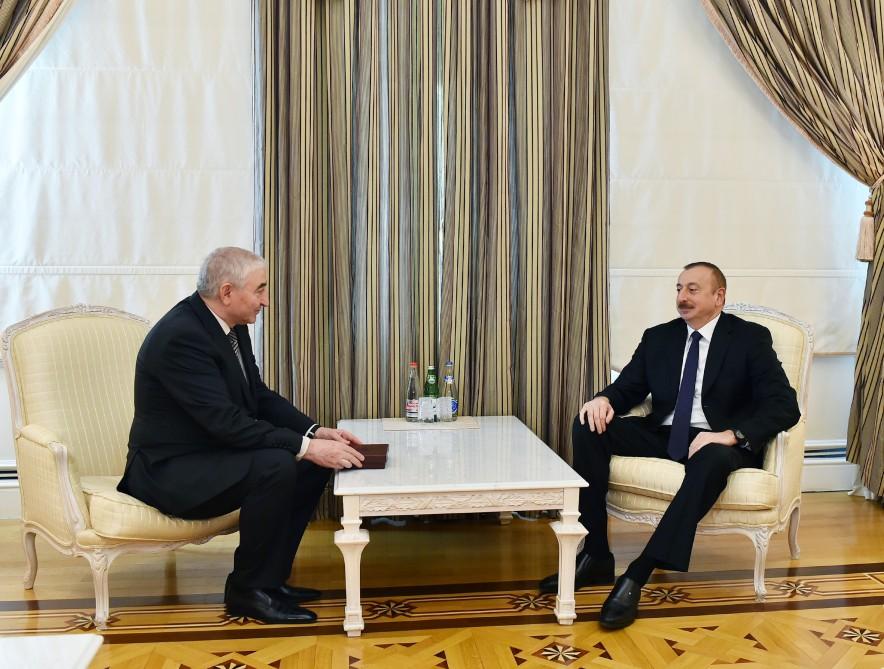 Президент Ильхам Алиев: Президентские выборы пройдут справедливо, прозрачно и отразят волеизъявление азербайджанского народа (ФОТО)