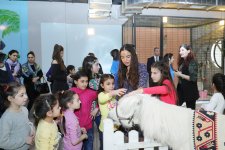 Лейла Алиева приняла участие в развлекательной программе для детей, организованной Фондом Гейдара Алиева (ФОТО)