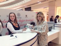 В Баку прошла интересная акция "Напиши письмо любимой", посвященная 8 марта (ФОТО)