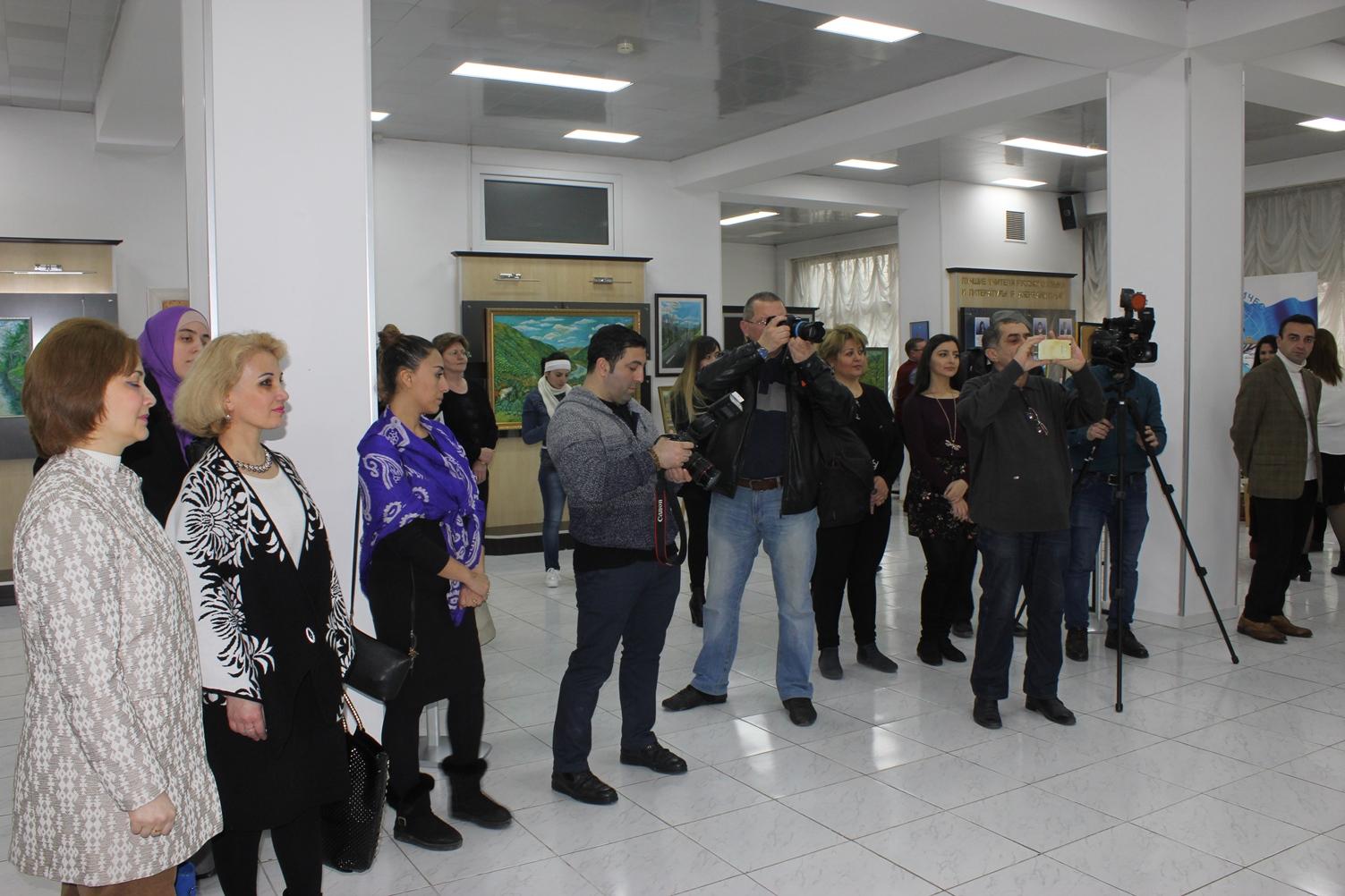 Азербайджанская художница изобразила природу души (ФОТО)