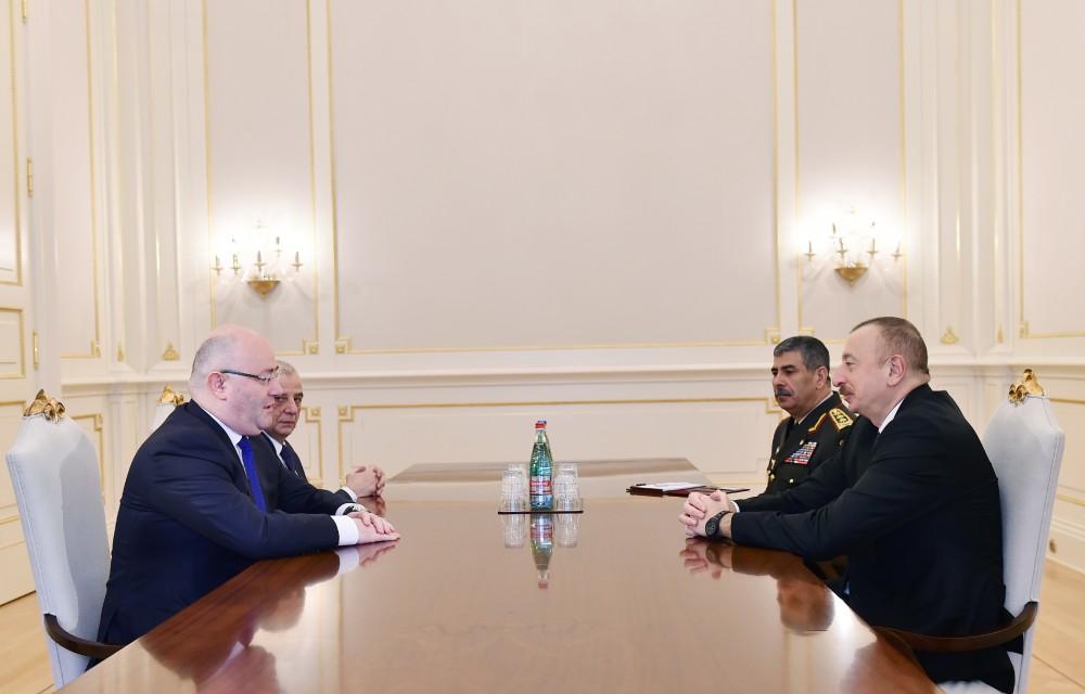 Президент Ильхам Алиев принял министра обороны Грузии (ФОТО)
