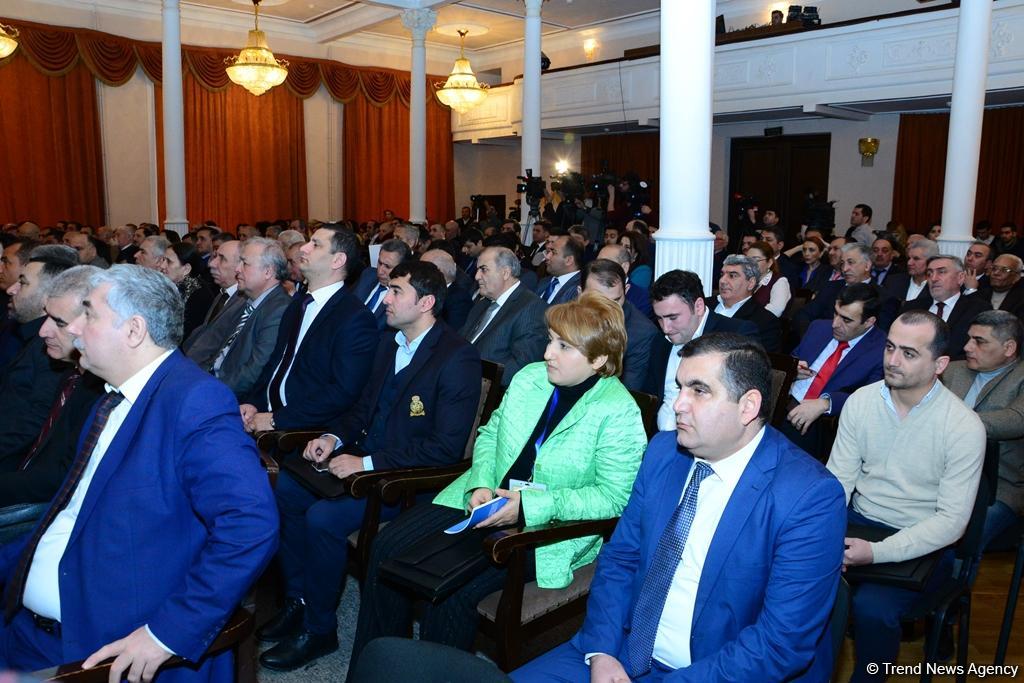 В Баку проходит VII съезд азербайджанских журналистов (ФОТОРЕПОРТАЖ)