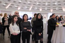В Баку открылась выставка фотографа из Норвегии "On-Line in Oslo" (ФОТО)