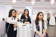 В Баку открылась выставка фотографа из Норвегии "On-Line in Oslo" (ФОТО)