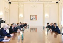 Президент Ильхам Алиев принял сопредседателей и членов правления Международного центра Низами Гянджеви (ФОТО)