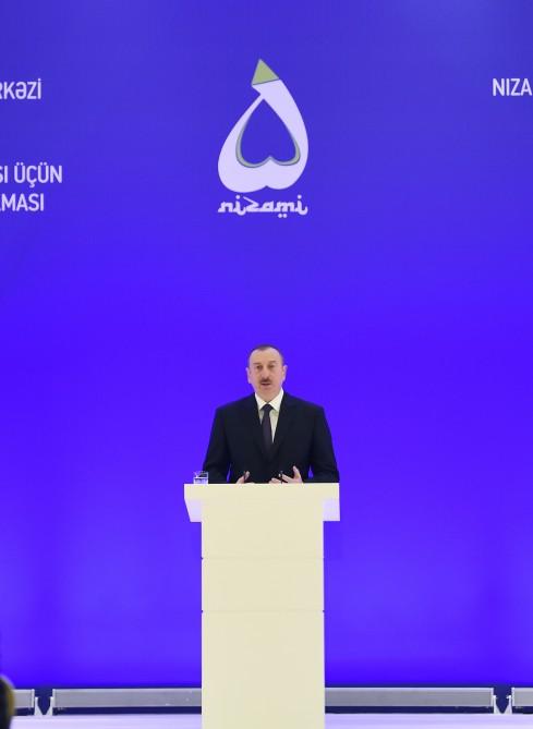 Президент Ильхам Алиев и его супруга приняли участие в VI Глобальном Бакинском форуме (ФОТО)