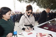 Президент Азербайджана Ильхам Алиев и Первая леди Мехрибан Алиева приняли участие во всенародных празднествах по случаю Новруза (ФОТО)