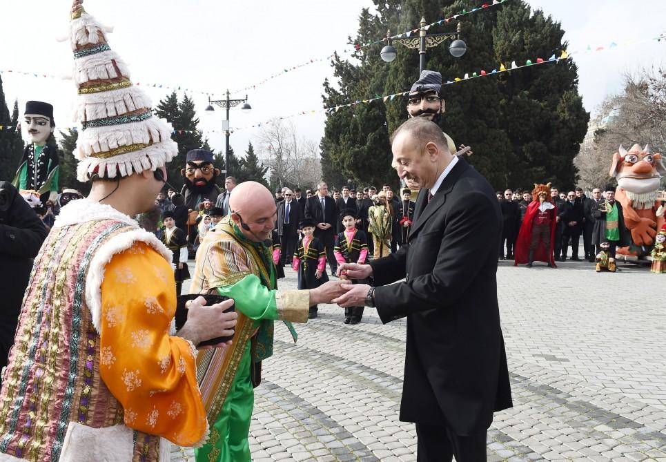 Президент Азербайджана Ильхам Алиев и Первая леди Мехрибан Алиева приняли участие во всенародных празднествах по случаю Новруза (ФОТО)