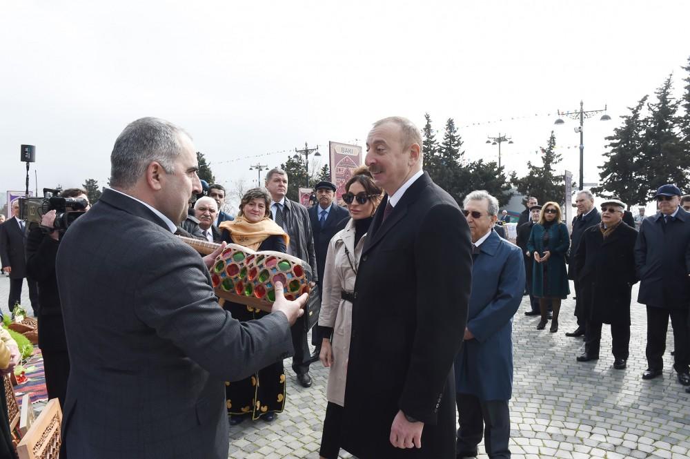 Президент Азербайджана Ильхам Алиев и Первая леди Мехрибан Алиева приняли участие во всенародных празднествах по случаю Новруза (ФОТО)