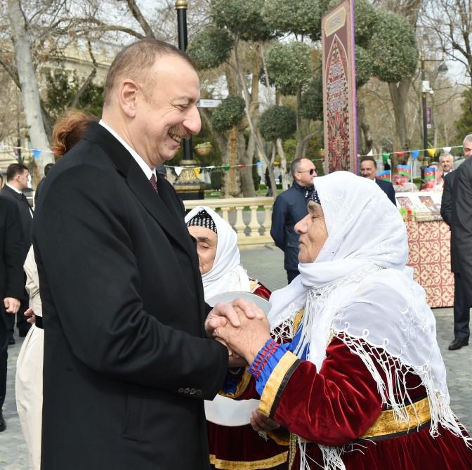 Президент Азербайджана Ильхам Алиев и Первая леди Мехрибан Алиева приняли участие во всенародных празднествах по случаю Новруза (ФОТО)
