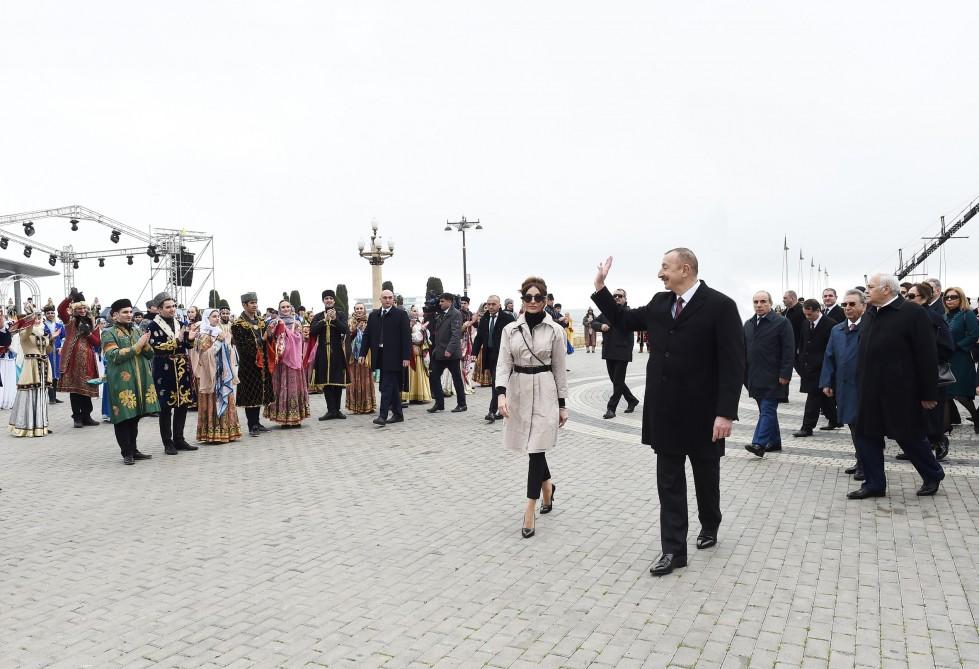Президент Азербайджана Ильхам Алиев и Первая леди Мехрибан Алиева приняли участие во всенародных празднествах по случаю Новруза (ФОТО)
