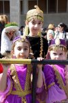Массовые гуляния в Ичери шехер – песни и танцы народов мира, вкусные блюда, сувениры (ФОТО)