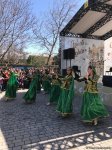 Массовые гуляния в Ичери шехер – песни и танцы народов мира, вкусные блюда, сувениры (ФОТО)