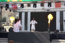 На Площади фонтанов в Баку продолжаются праздничные гулянья (ФОТО)