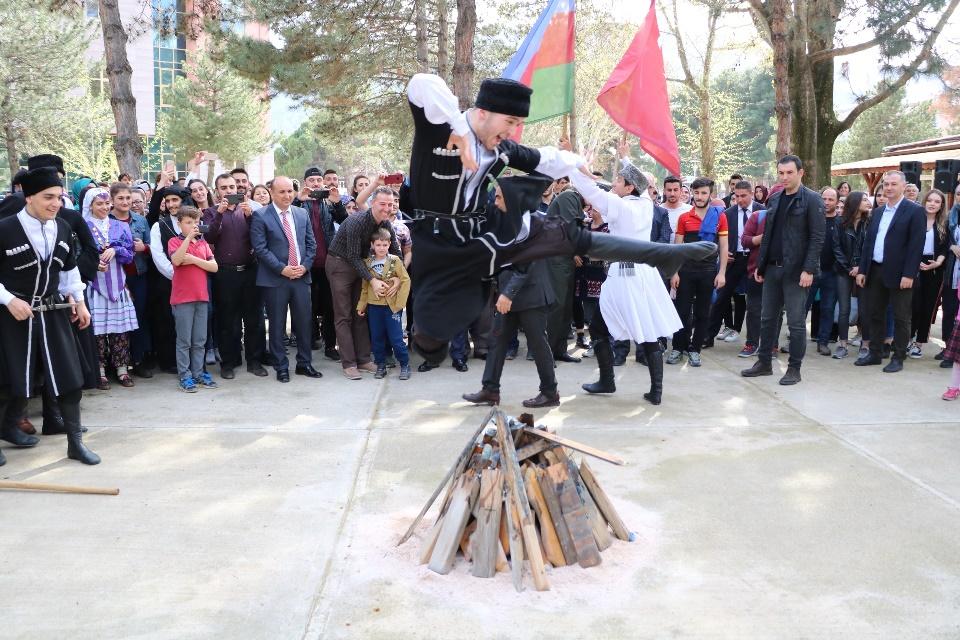 Азербайджанский ансамбль "Одлар Юрду " из Красноярска отметил Новруз в Турции (ФОТО)