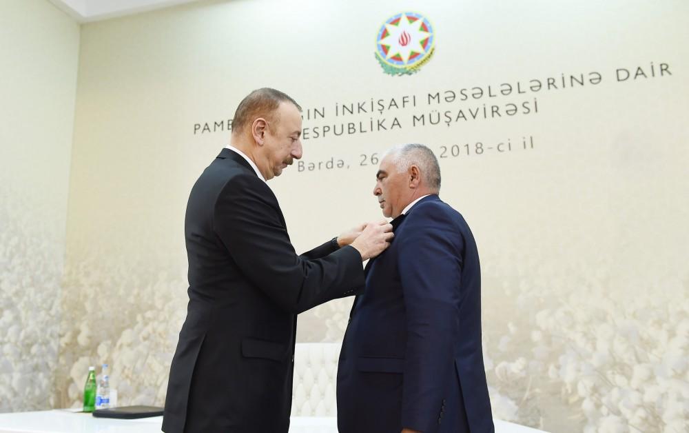 Под председательством Президента Ильхама Алиева в Барде прошло республиканское совещание по развитию хлопководства (ФОТО)