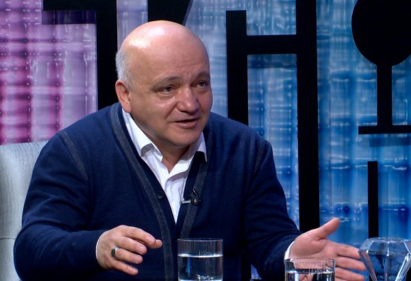 Известный дирижер в гостях у азербайджанских телеведущих (ФОТО, ВИДЕО)