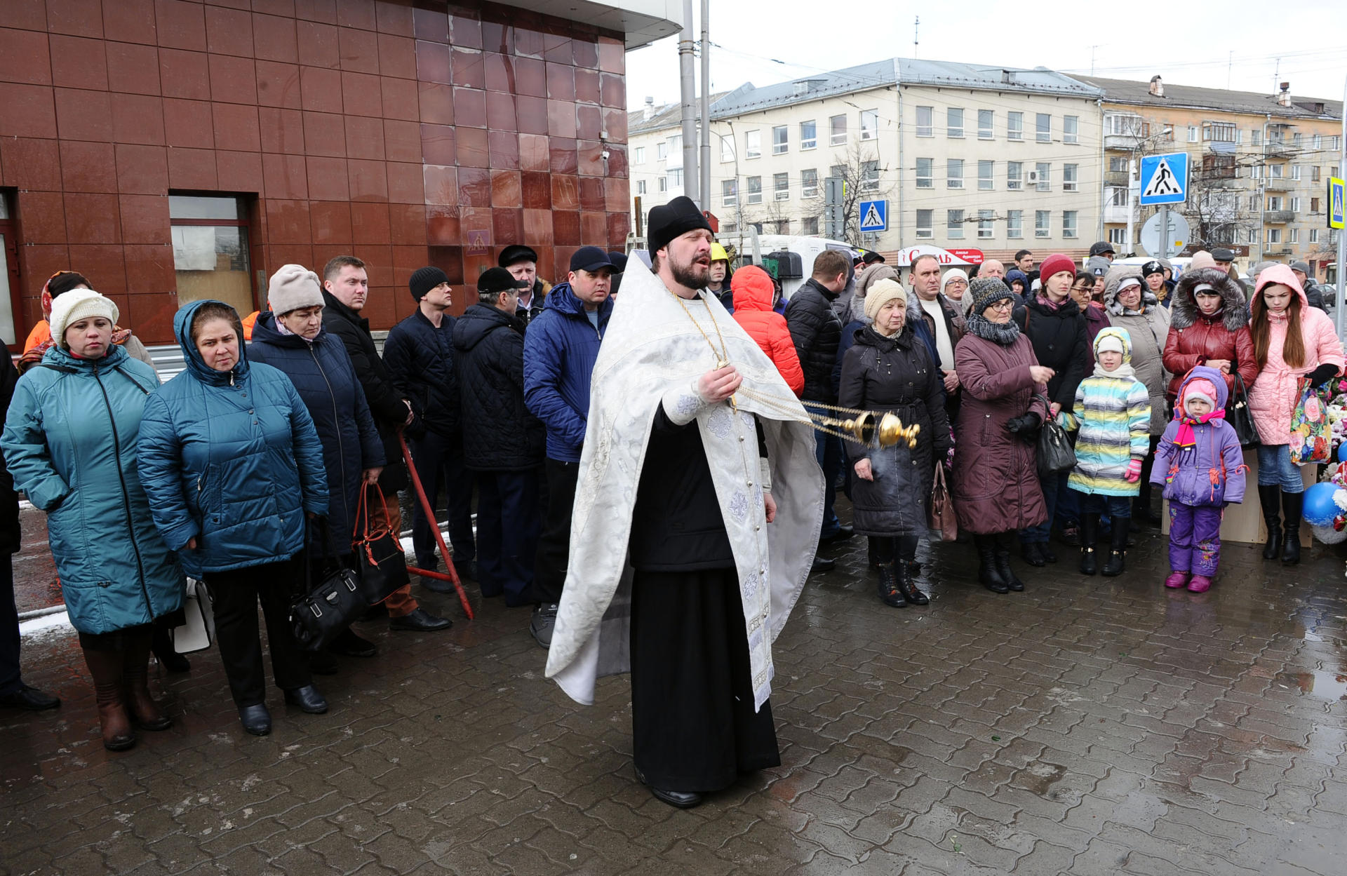 Heydar Aliyev Foundation sends aid to victims of Kemerovo mall fire (PHOTO)