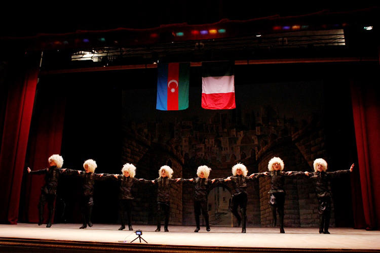 В Баку прошел гала-вечер Международного фестиваля искусств "Testene Art Baku" (ФОТО)