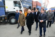 Бакинский порт получил новые погрузчики из Китая (ФОТО)