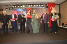 Представители Азербайджана удостоены премии "Человек года" в Стамбуле – красочное дефиле (ФОТО)