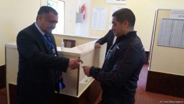 В исправительных учреждениях  проходит голосование на президентских выборах в Азербайджане (ФОТО)