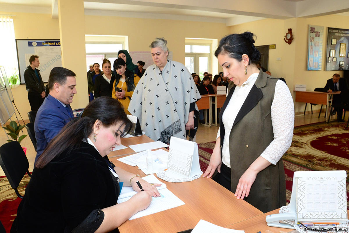 Voting in presidential election starts in Azerbaijan (PHOTO)
