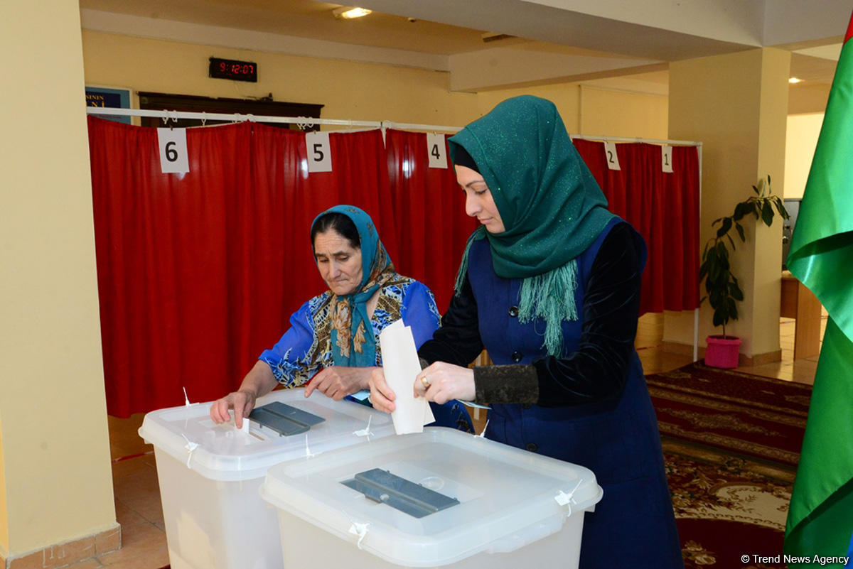 Voting in presidential election starts in Azerbaijan (PHOTO)