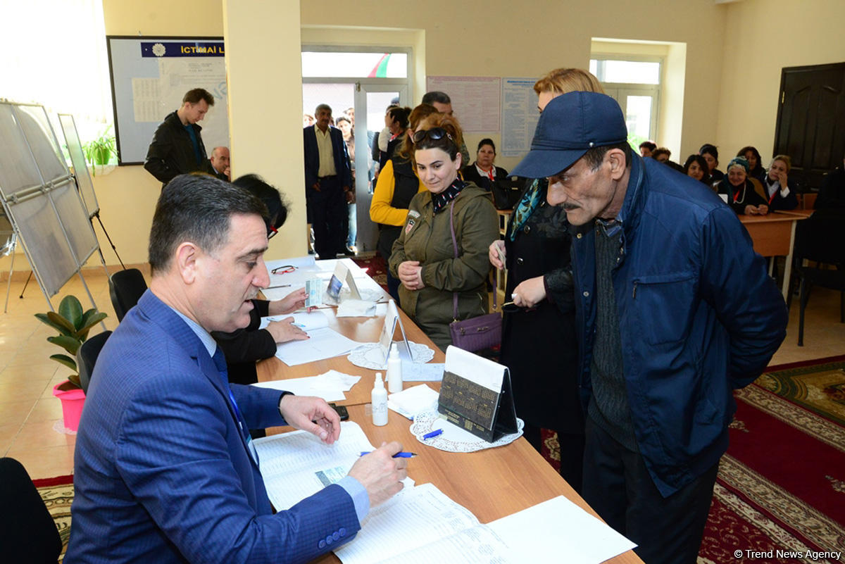 Voting in presidential election starts in Azerbaijan (PHOTO)